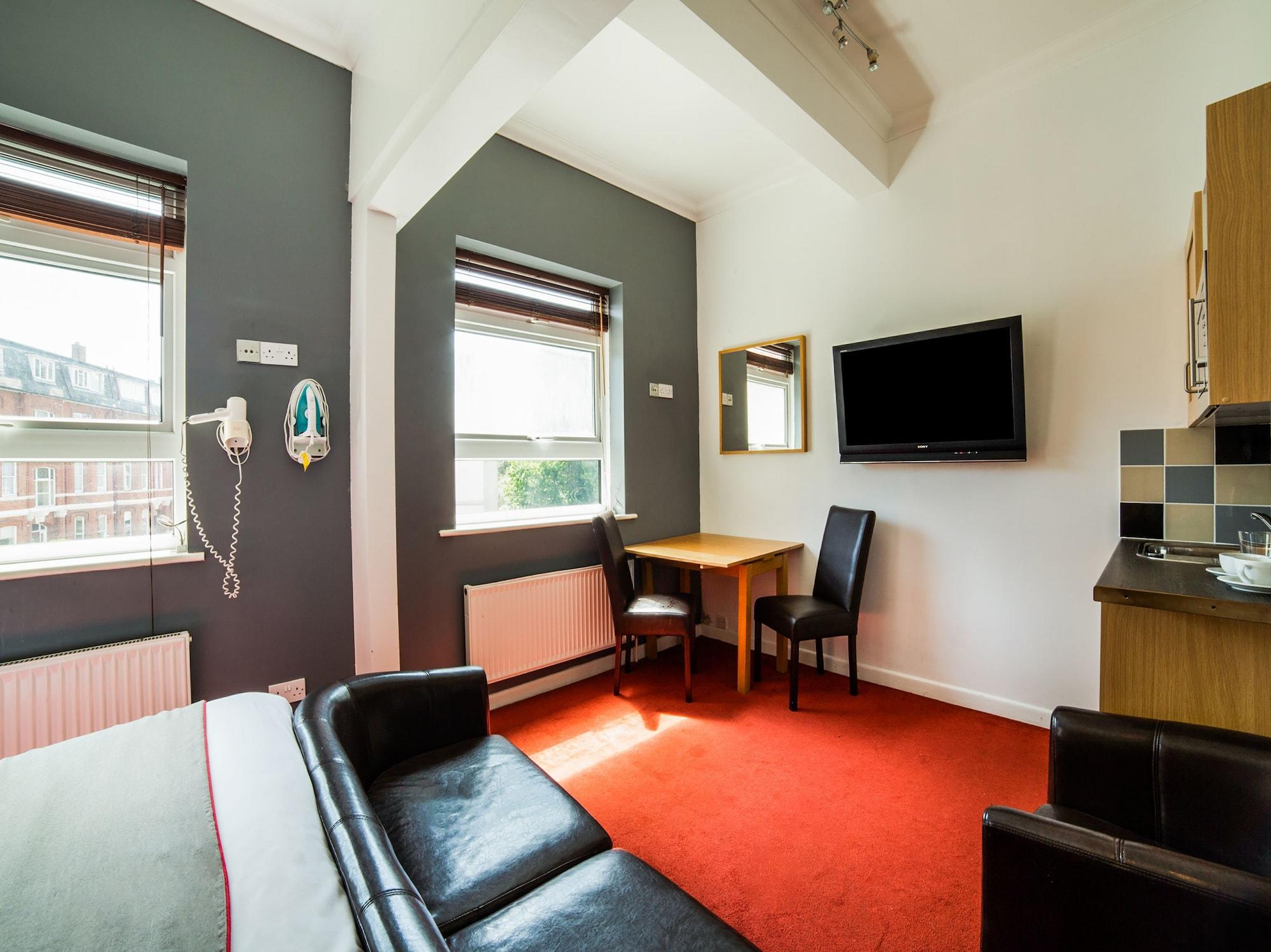 בורנמות' Oyo Kingsley Hotel מראה חיצוני תמונה