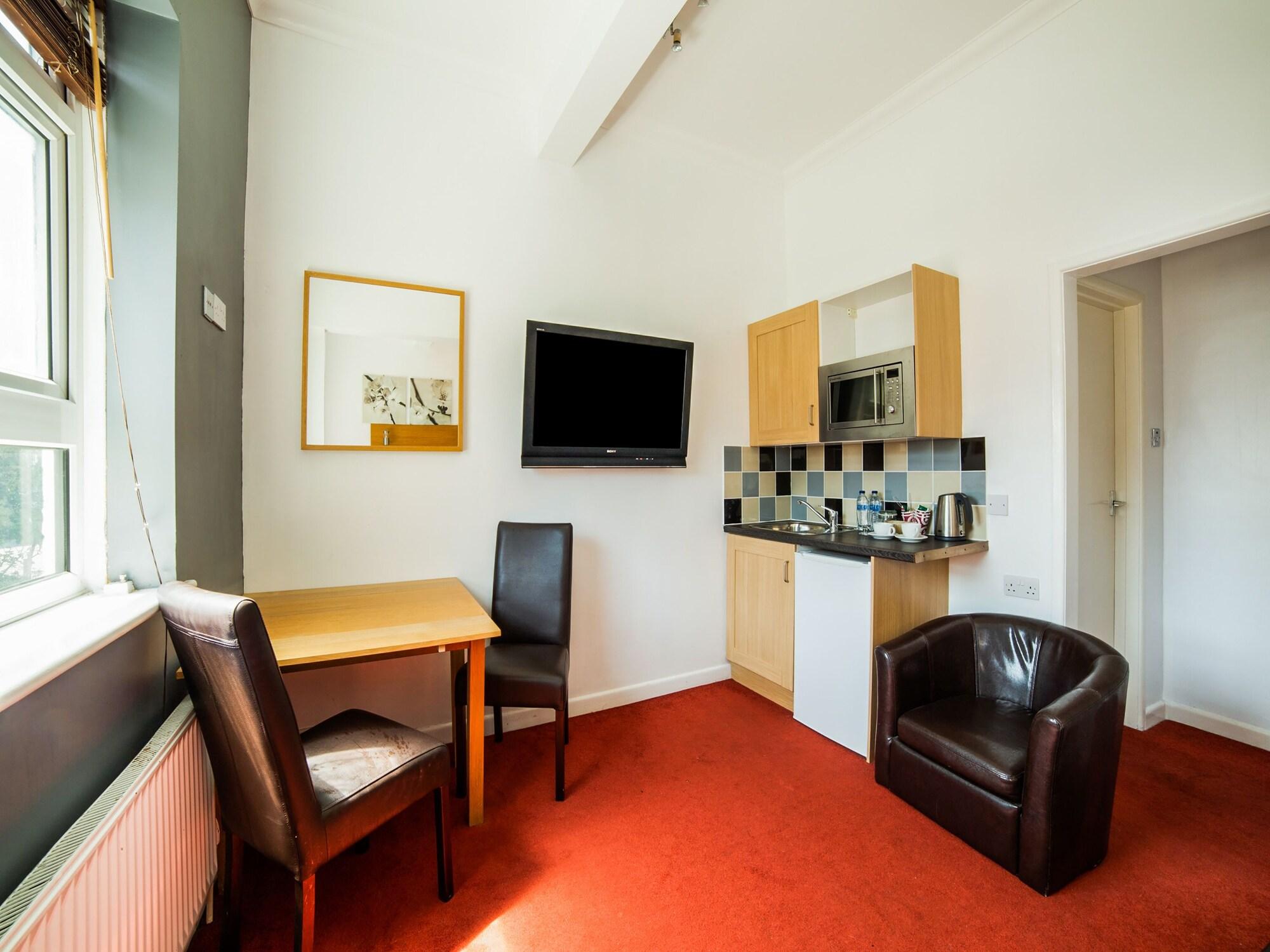 בורנמות' Oyo Kingsley Hotel מראה חיצוני תמונה