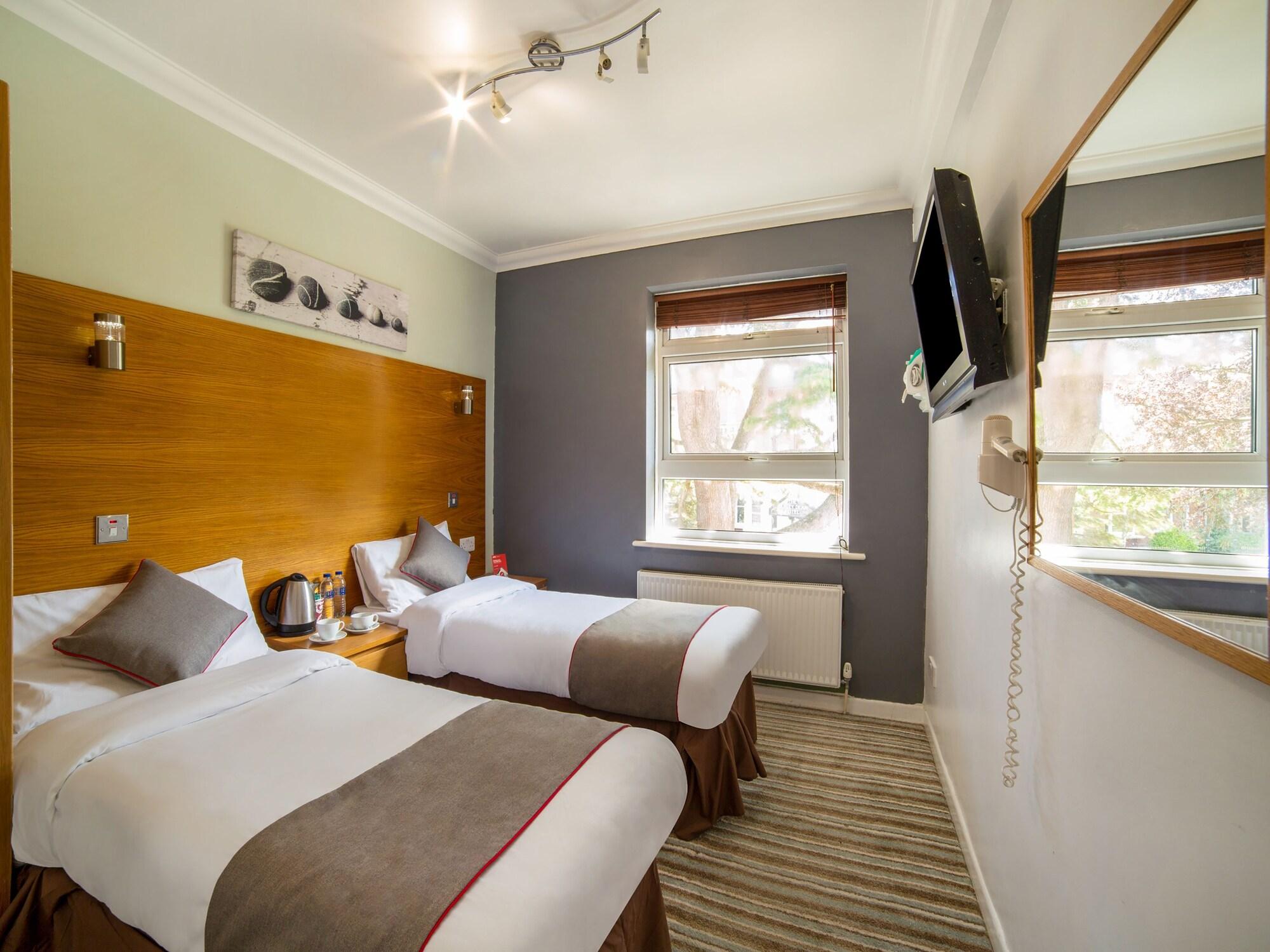 בורנמות' Oyo Kingsley Hotel מראה חיצוני תמונה
