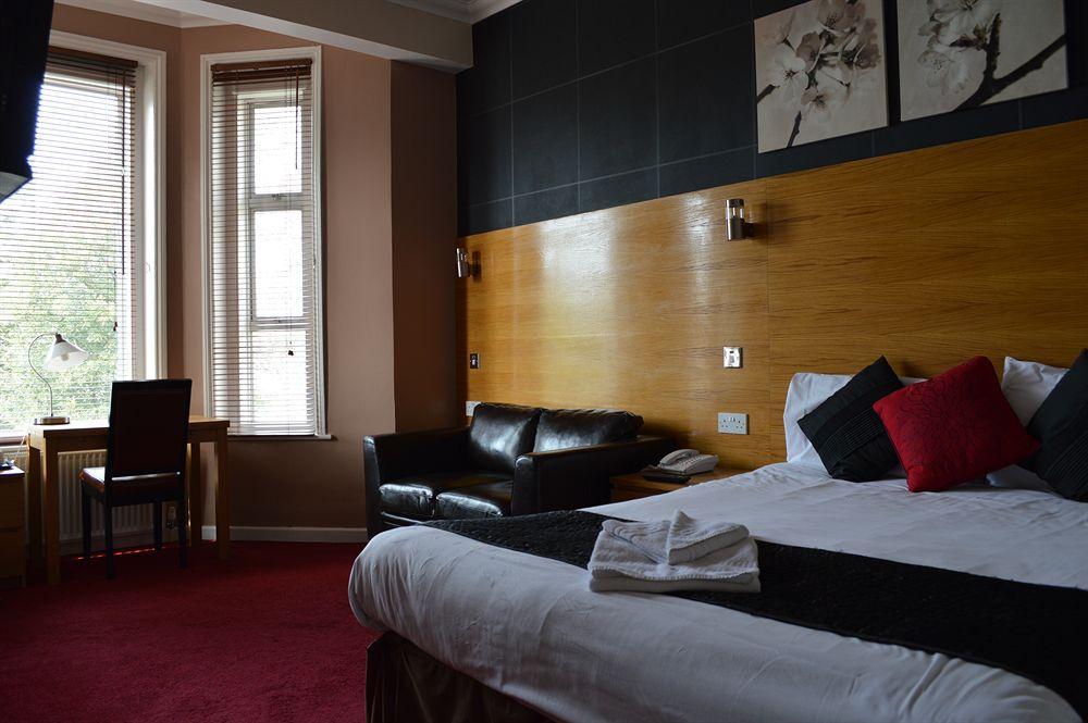 בורנמות' Oyo Kingsley Hotel מראה חיצוני תמונה