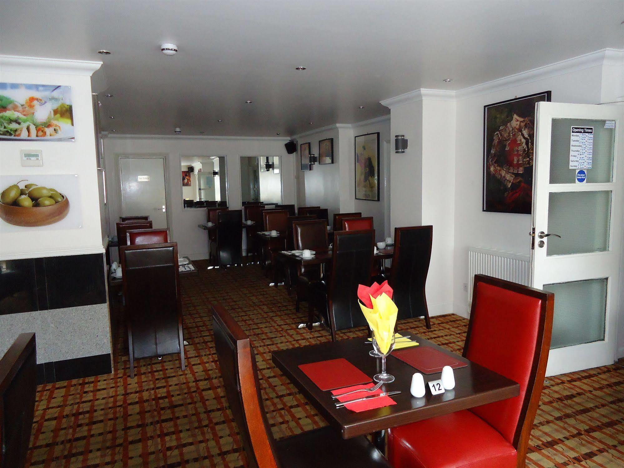 בורנמות' Oyo Kingsley Hotel מראה חיצוני תמונה