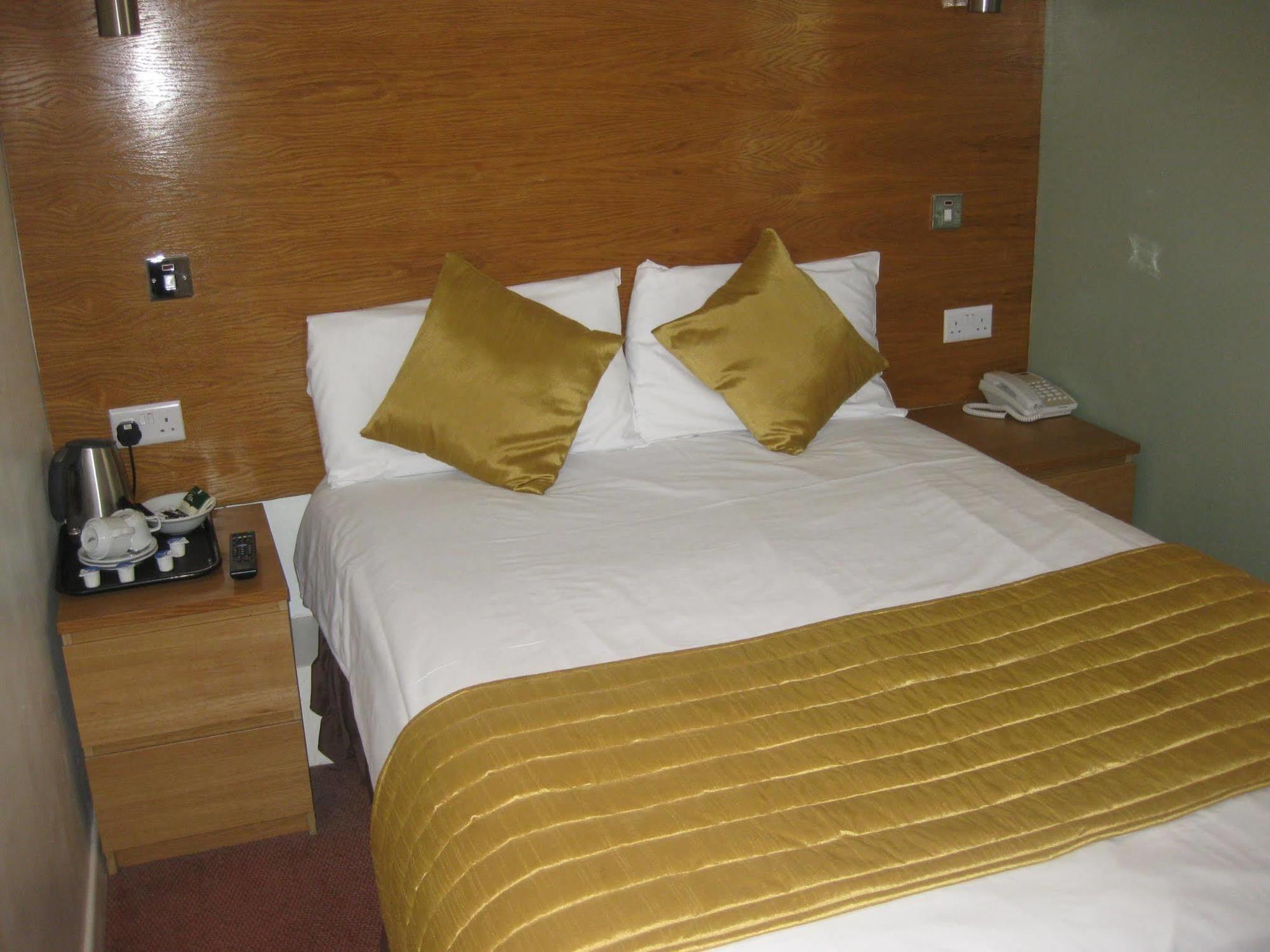 בורנמות' Oyo Kingsley Hotel מראה חיצוני תמונה